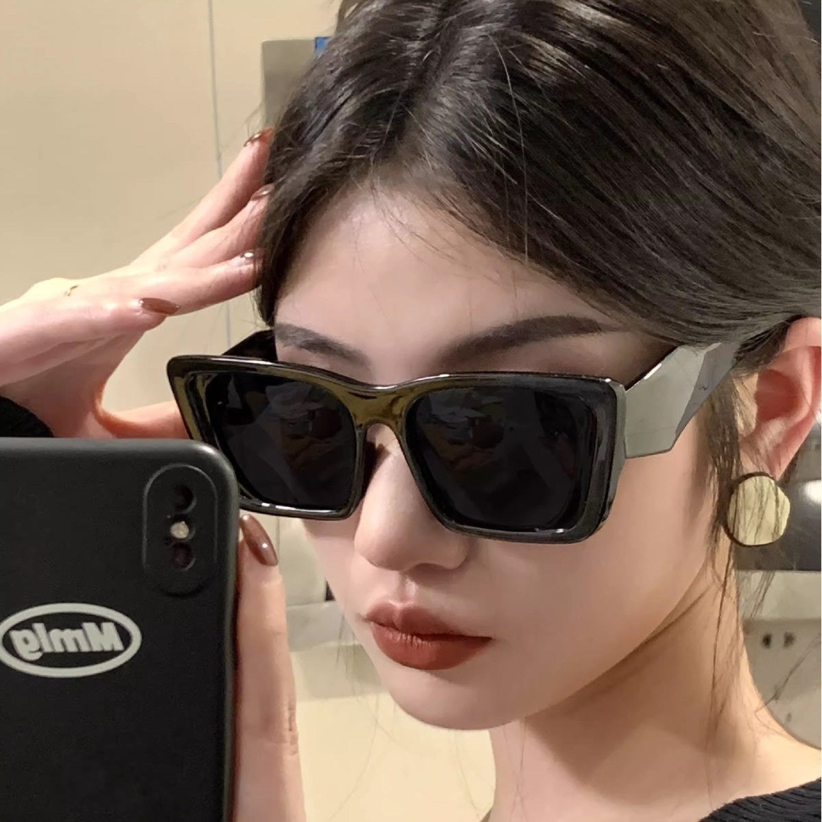SUNGLASSES
